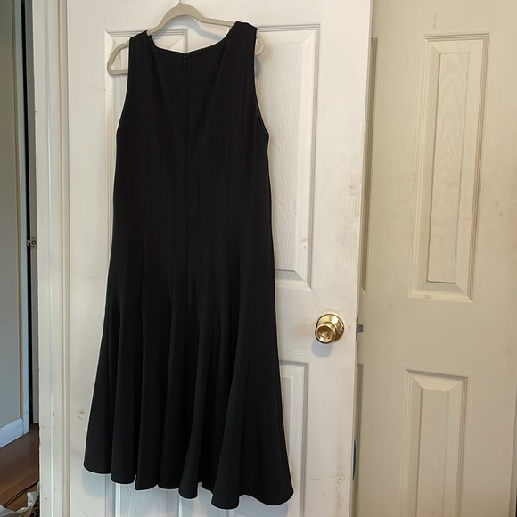 Classy 2-piece black dress. Great for special events. Fully lined. Flaired. 12 - Picture 4 of 9